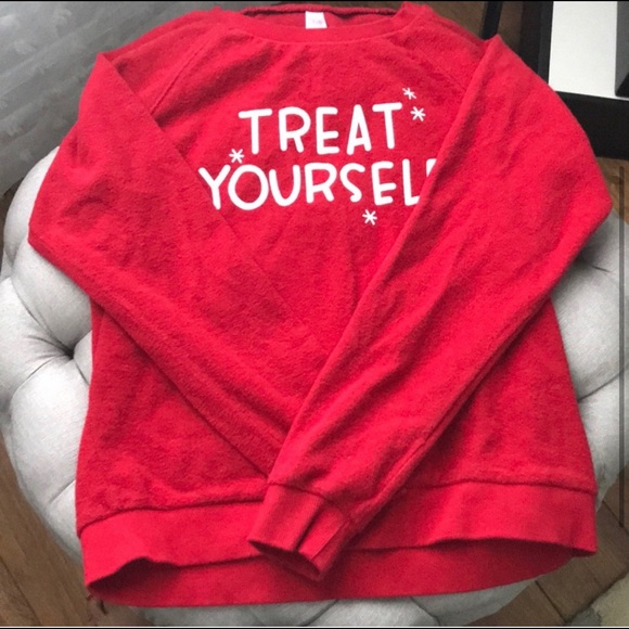 Xhilaration Treat Yourself Christmas Pajama Set: Top, Shorts, & Hat - Picture 6 of 16